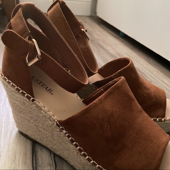 Size 10 summer wedges, never worn. ✨ - Picture 2 of 2